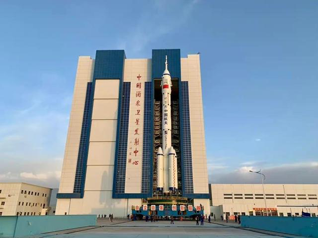 神舟十三號航天員名單揭秘 兩男一女