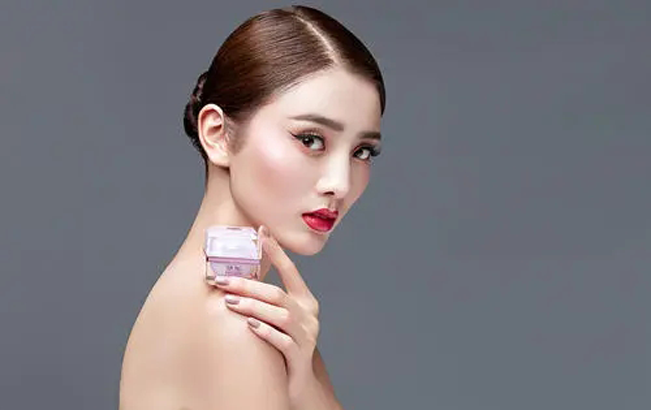 化妝品廣告文案怎么寫吸引人？